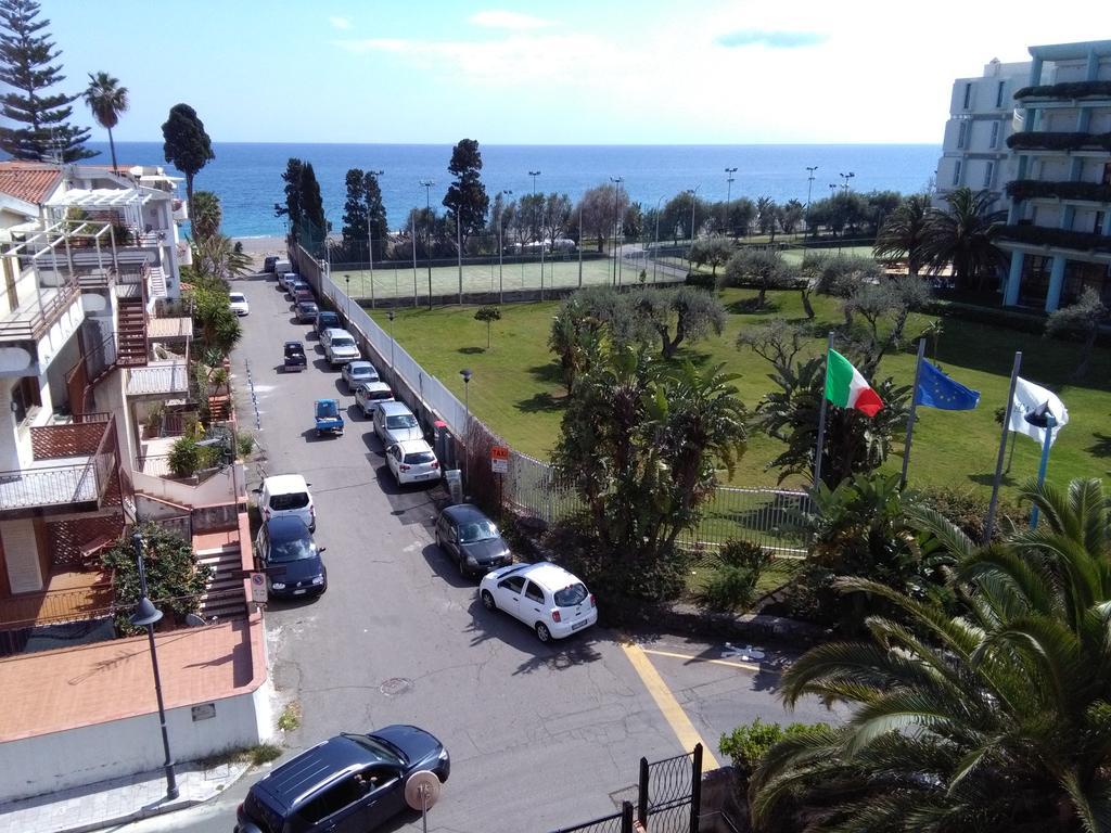Holiday Home Recanati ジャルディーニ・ナクソス エクステリア 写真